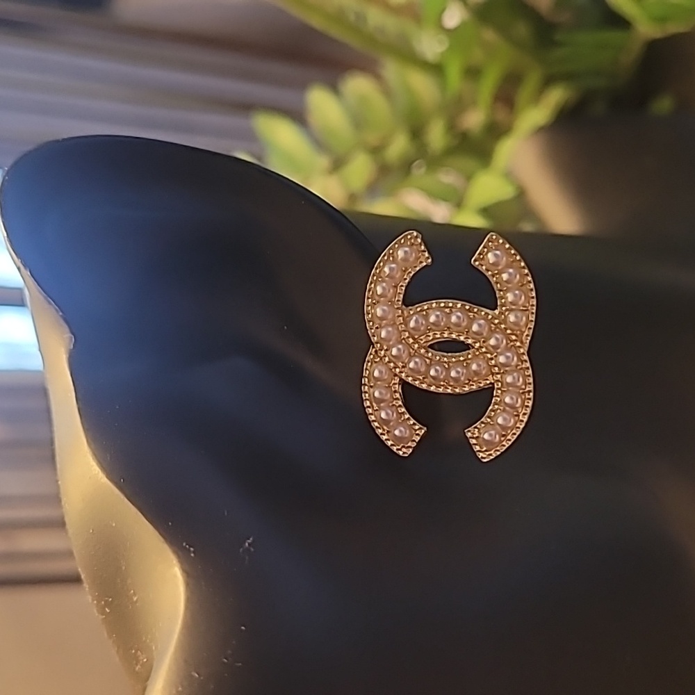 LAST PAIR! CC PEARL AND GOLD EARRINGS